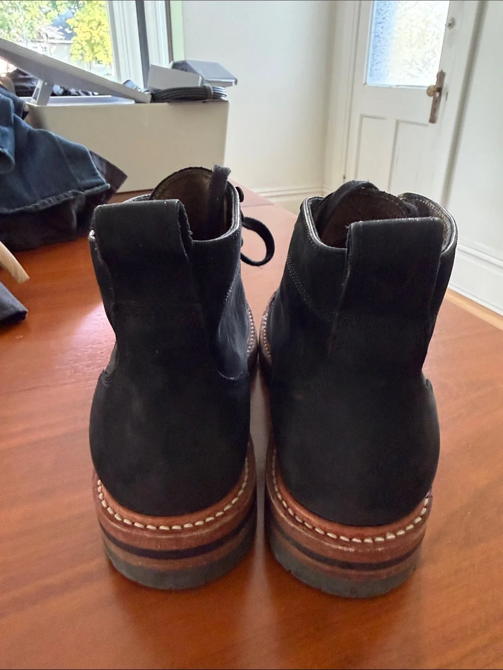 Taylor Stitch classic black